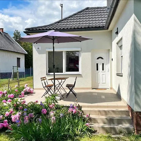 Apartment Alma2 Vendeghaz